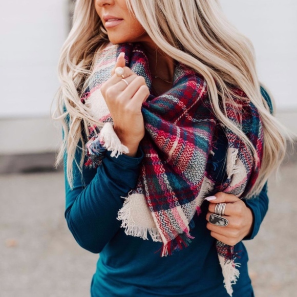 Accessories - CELINE hello fall scarF - fushcia